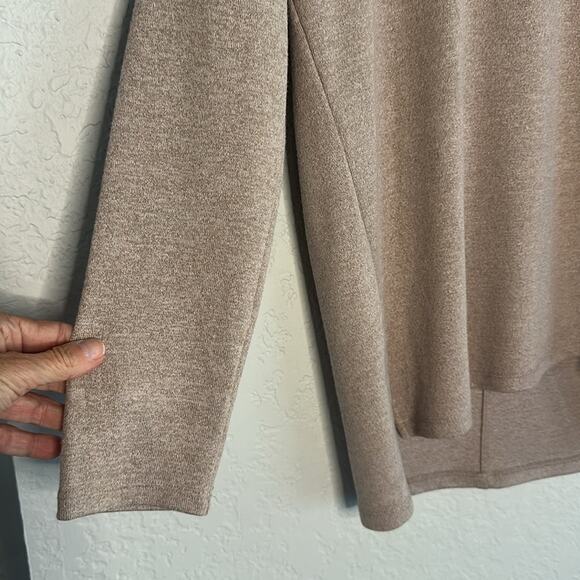 NEW Banana Republic Tan Neutral Sweater Tunic Long Sleeve Rayon Quiet Luxury - Picture 3 of 8